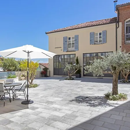 La Casa Dei Fortunati Montemagno (Piedmont)